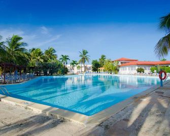 بي ليف أدلتس أونلي لوس كاكتوس - Varadero - حوض السباحة