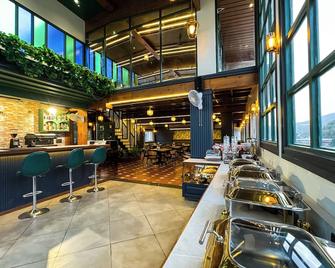 Green View by Green Tree Hotels - רישיקש - בר