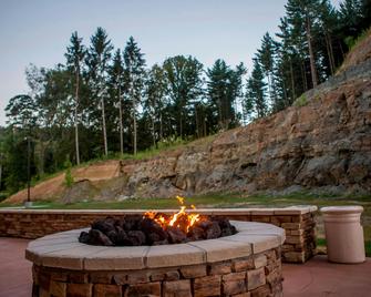 Fairfield Inn & Suites Cambridge - Cambridge - Outdoors view