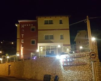 Hotel Paradiso - Falerna - Building