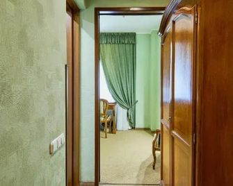 Hotel Academy - Dnipro - Corredor