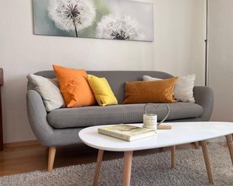 Lichtdurchflutete Wohnung - Sulzberg - Living room