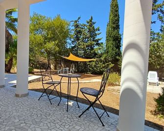 Boat dreams , garden relax - Matino - Patio