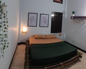 Good Feeling Hostel - Banyuwangi - Habitación