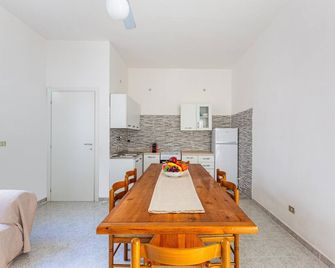 Villetta Ondablu by BarbarHouse - Sant'Isidoro - Comedor
