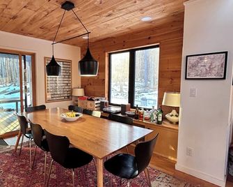 Fantastic Nordic Modern Cabin on Five Idyllic Acres - Davis - Comedor
