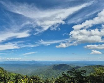 Pisgah's Peaceful Pocket - Candler - Vista del exterior