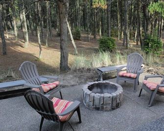 Retreat To The Beach! - Pacific City - Patio