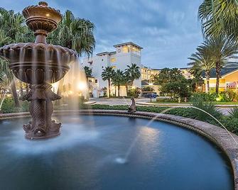 Cape Canaveral Beach Resort -former Ron Jon-2BR/BA full Kit Sleep80 near Cruises - Cabo Cañaveral