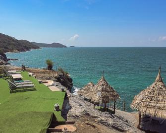 Paree Hut Resort - Chonburi - Building