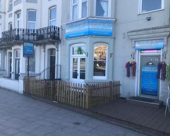 Henry's On The Prom - Great Yarmouth - Bedroom