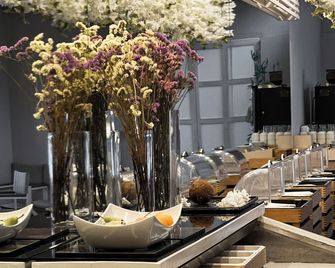 Marathon Beach Resort - Néa Mákri - Buffet