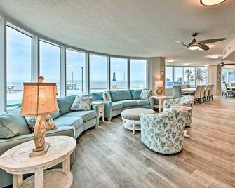 Beautiful Daytona Beach Shores Condo w/ Hot Tub! - Daytona Beach Shores - Lounge
