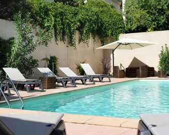 Floridianes By Hri - Aix-en-Provence - Alberca