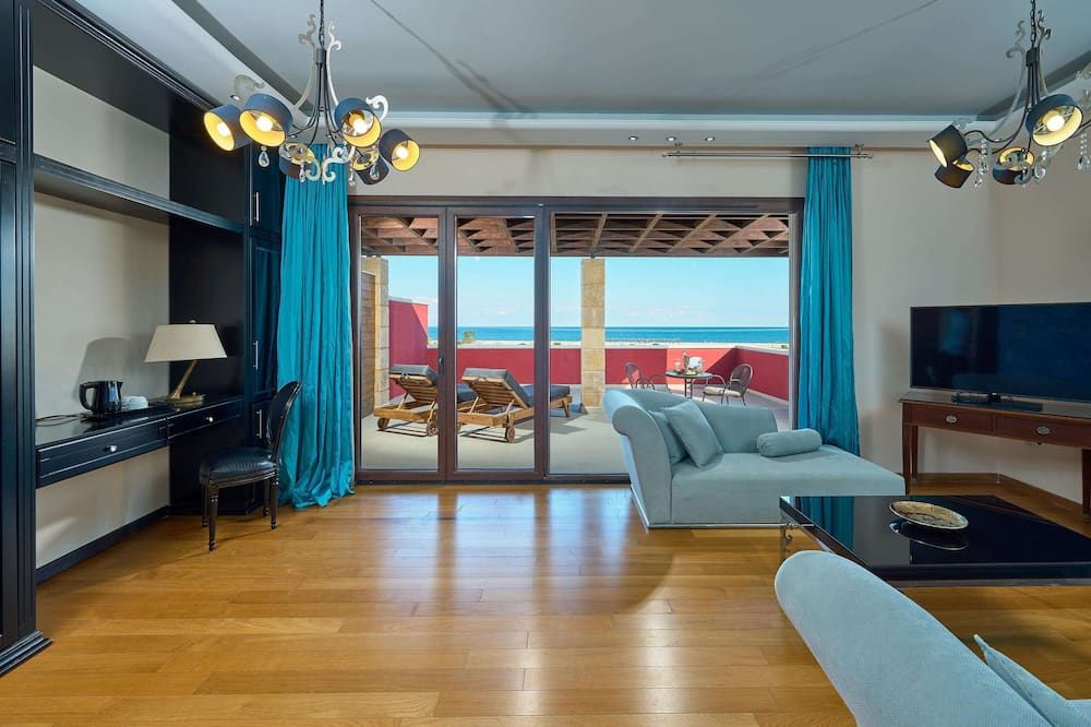 Mediterranean Princess- Adults Only - Paralia - סלון