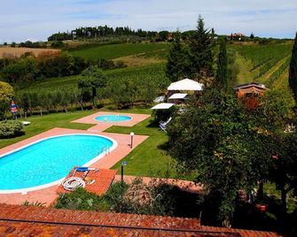 Agriturismo La Terra - Petrignano del Lago - Piscine