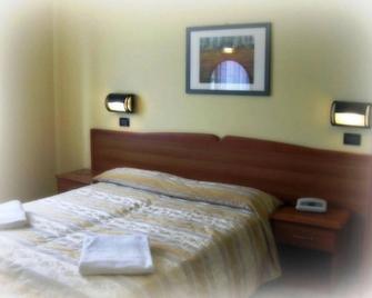 Hotel La Perla Preziosa - Grottammare - Bedroom