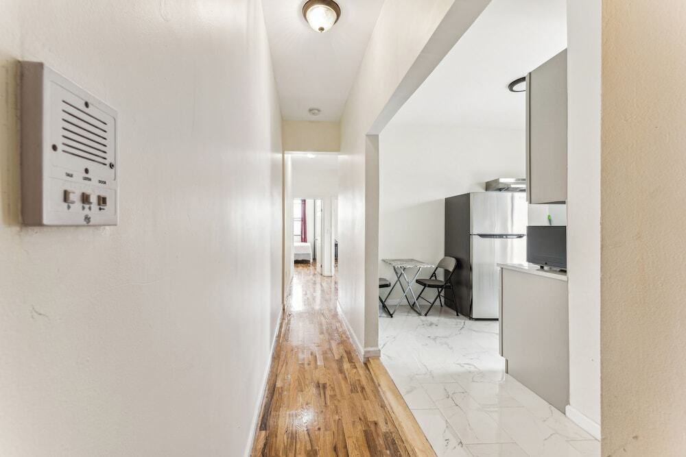 فيرنيشد إمباير بوليفارد جيست هاوس - بروكلين - مدخل