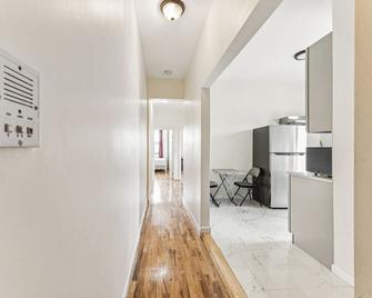 Empire Blvd Guest House - Brooklyn - Pasillo