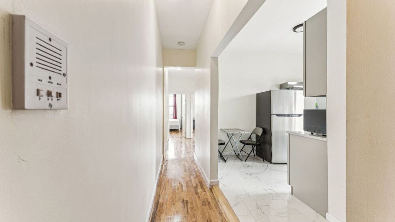 Empire Blvd Guest House