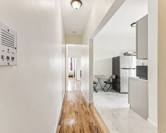 فيرنيشد إمباير بوليفارد جيست هاوس - بروكلين - مدخل