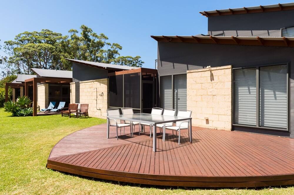 باي ذا بيتش بي آند بي آند أبارتمنتس