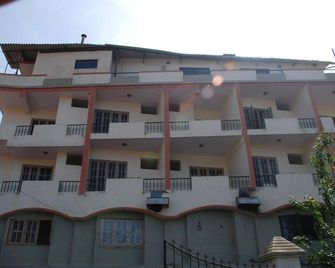 Sree Durga Hotel Hill View - Madikeri - Building