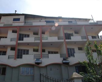 Sree Durga Hotel Hill View - Madikeri - Gebouw