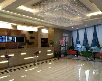 Greentree Inn Xingtai Renze District People Street Business Hotel - Xingtai - Rezeption