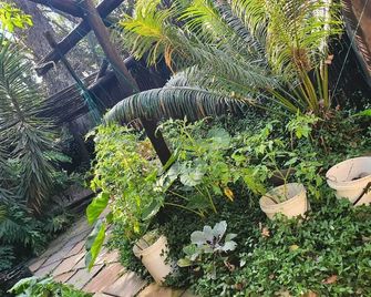 Breena Bnb Guest House - Edenvale - Buiten zicht