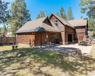 Heart of Truckee by Tahoe Mountain Properties - Truckee - Building