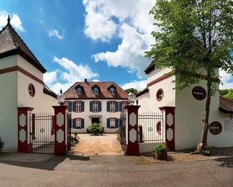 Hotel Restaurant Annahof - Blieskastel - Gebäude