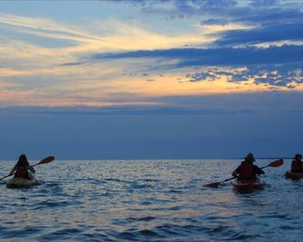 4 Bedroom Cottage on Manitoulin Island Next to Sand Beaches! - Providence Bay