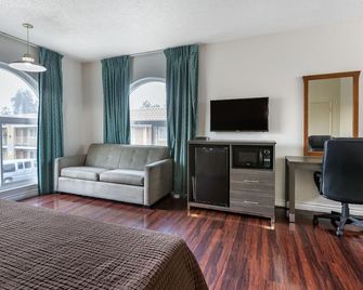 Riverside Inn & Suites - Riverside - Quarto