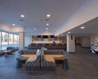 DoubleTree by Hilton Livermore - Livermore - Lobby