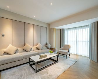 Holiday Inn Shanghai Huaxia By IHG - Shangai - Habitación