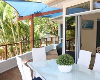 Perfect Family Holiday Home Right On The Esplanade - Urangan - Balcony