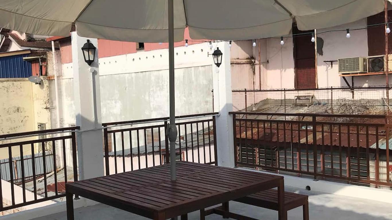 彩虹旅館
