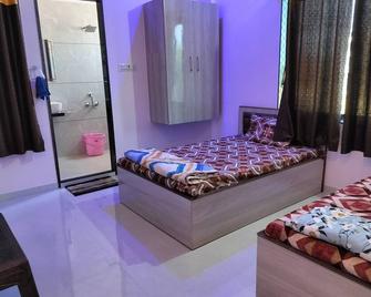 Hotel Prayagraj - Rīngas - Bedroom