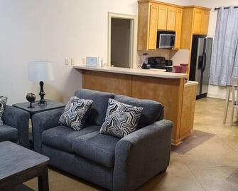 Chateau 7 - Hammond - Living room