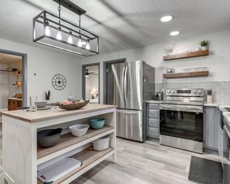 Central Cedar City Apartment Walk To Suu! - Cedar City - Kitchen