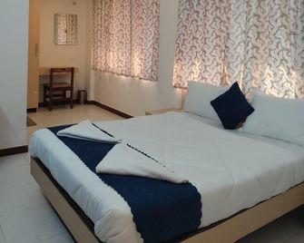 Hotel Seaside Inn Near Arnala Beach - Virār - Bedroom