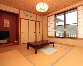 Kazuyo - Taketa - Essbereich