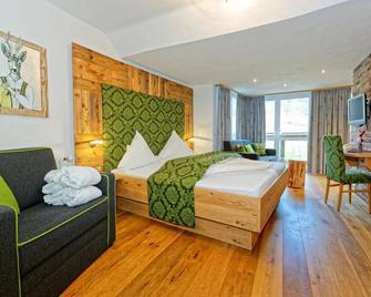 Hotel Schwarzenberg - Glottertal - Bedroom