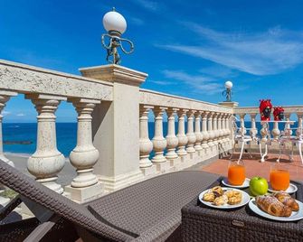 Hellenia Yachting Hotel & Spa - Giardini Naxos - Balcone