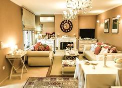 Luxury Family Villa Meteora - Kastraki - Living room