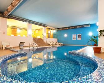 The Stream Resort - Pamporovo - Pool