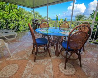 Posada Nativa Derma´s Inn - San Andrés - Parveke