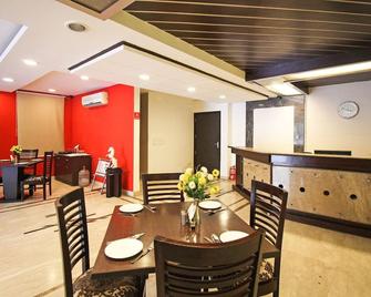 Southview Apartment - New Delhi - Front desk