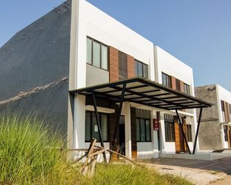 OYO 3826 Columbus Residence K11 - Karawang - Gebouw